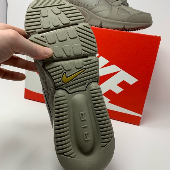 Nike Air Max 270 Futura - Picture 2 of 8